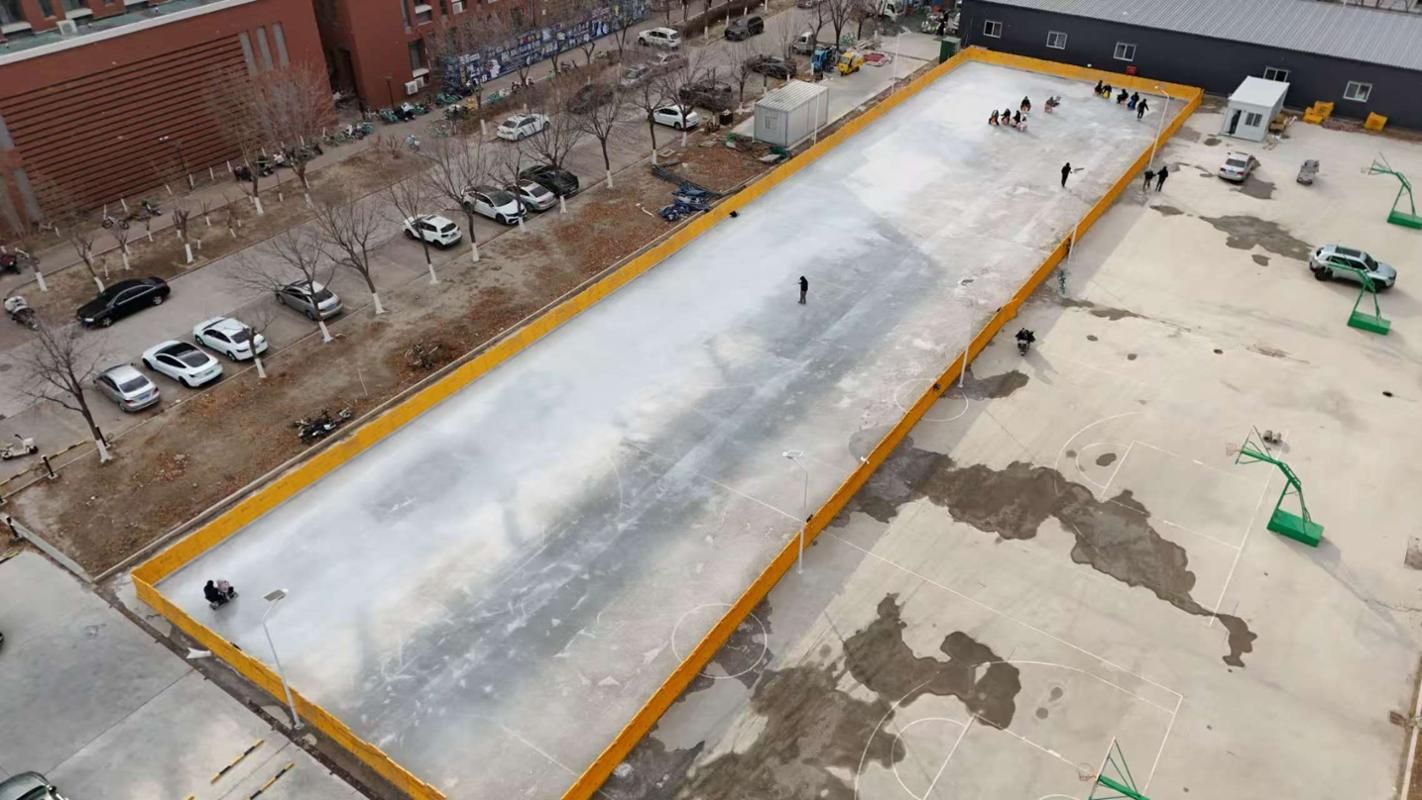 试运行 师生尽享冰雪快乐新葡京天津大学滑冰场开放(图1)